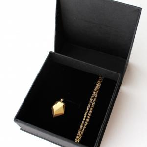 Złoty naszyjnik amulet one gold