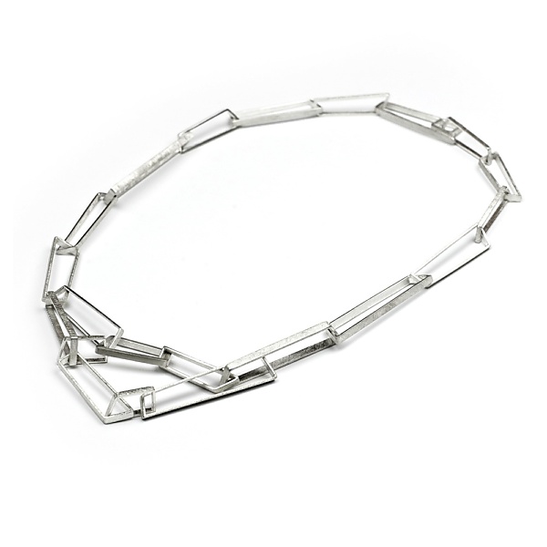 Silver chainy necklace