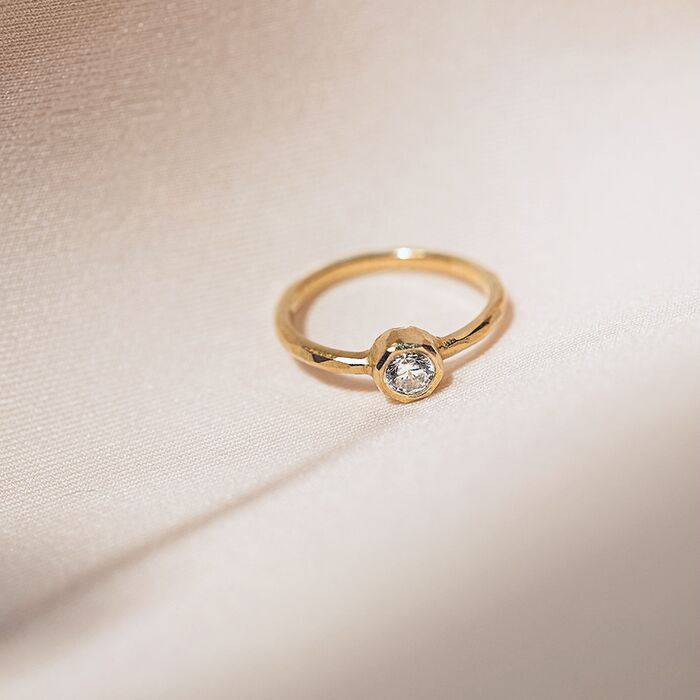 belief - gold engagement ring - ręcznie wykonana bezkompromisowa biżuteria