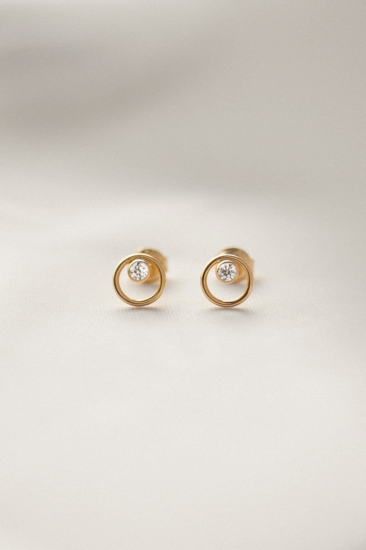 Gold infinity 05 earrings with diamonds dodatkowe zdjęcie 2