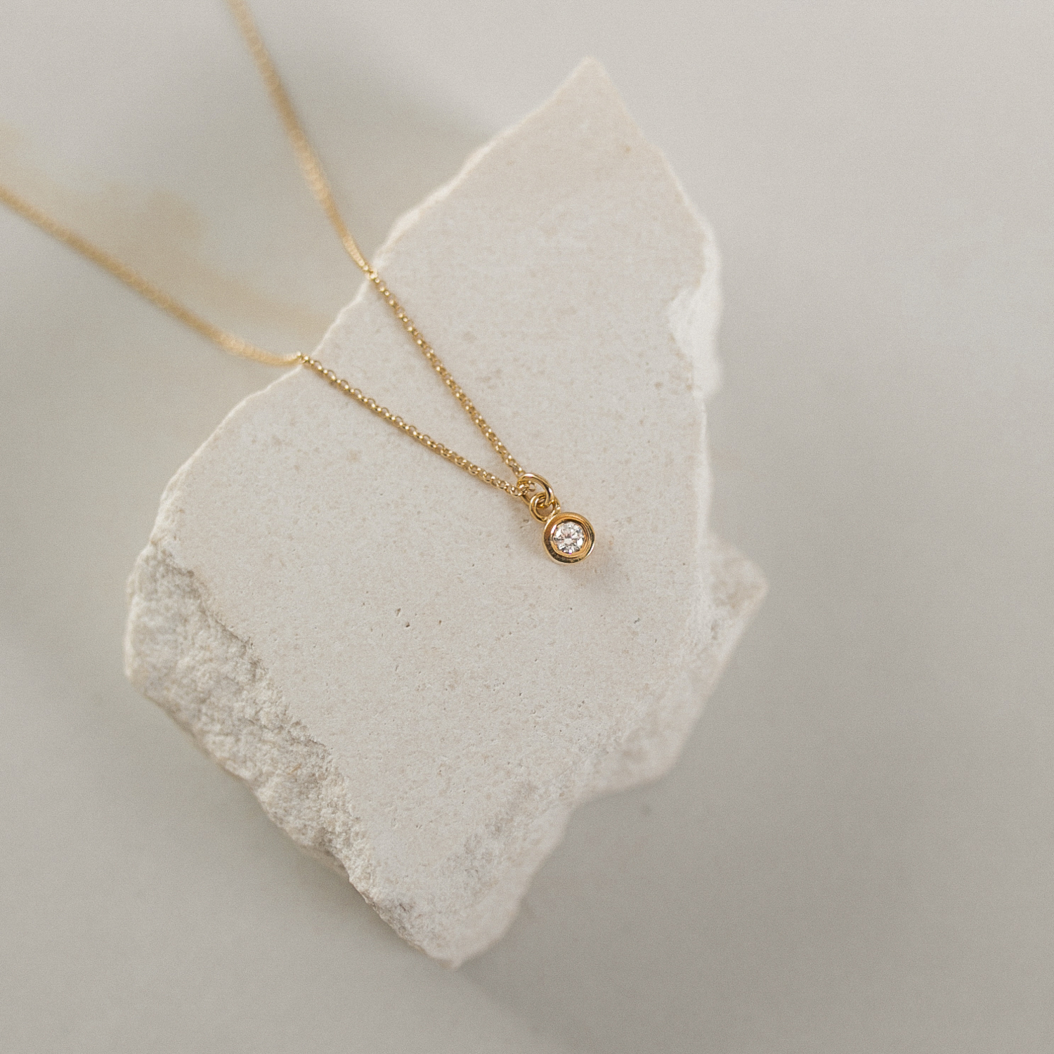 Gold infinity 01 necklace with diamond dodatkowe zdjęcie 2