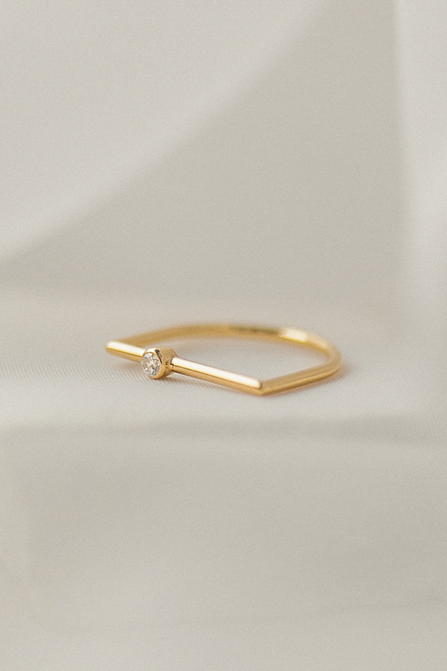 Gold infinity 04 ring with diamond dodatkowe zdjęcie 2